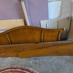 Four Poster Bed (QUEEN)