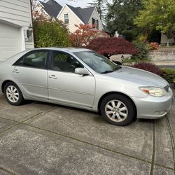 2004 Toyota Camry XLE – $2,000 (Portland, OR - 97229)  Clean Title | 1 Owner | Automatic | Gasoline | Grey Exterior & Interior