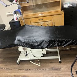 Microblading / Tattoo / Permanent Makeup Adjustable Bed
