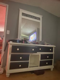 6 Dresser