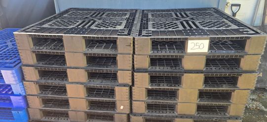 💯 48x40x5.9” Plastic pallets (DELIVER OPTION)