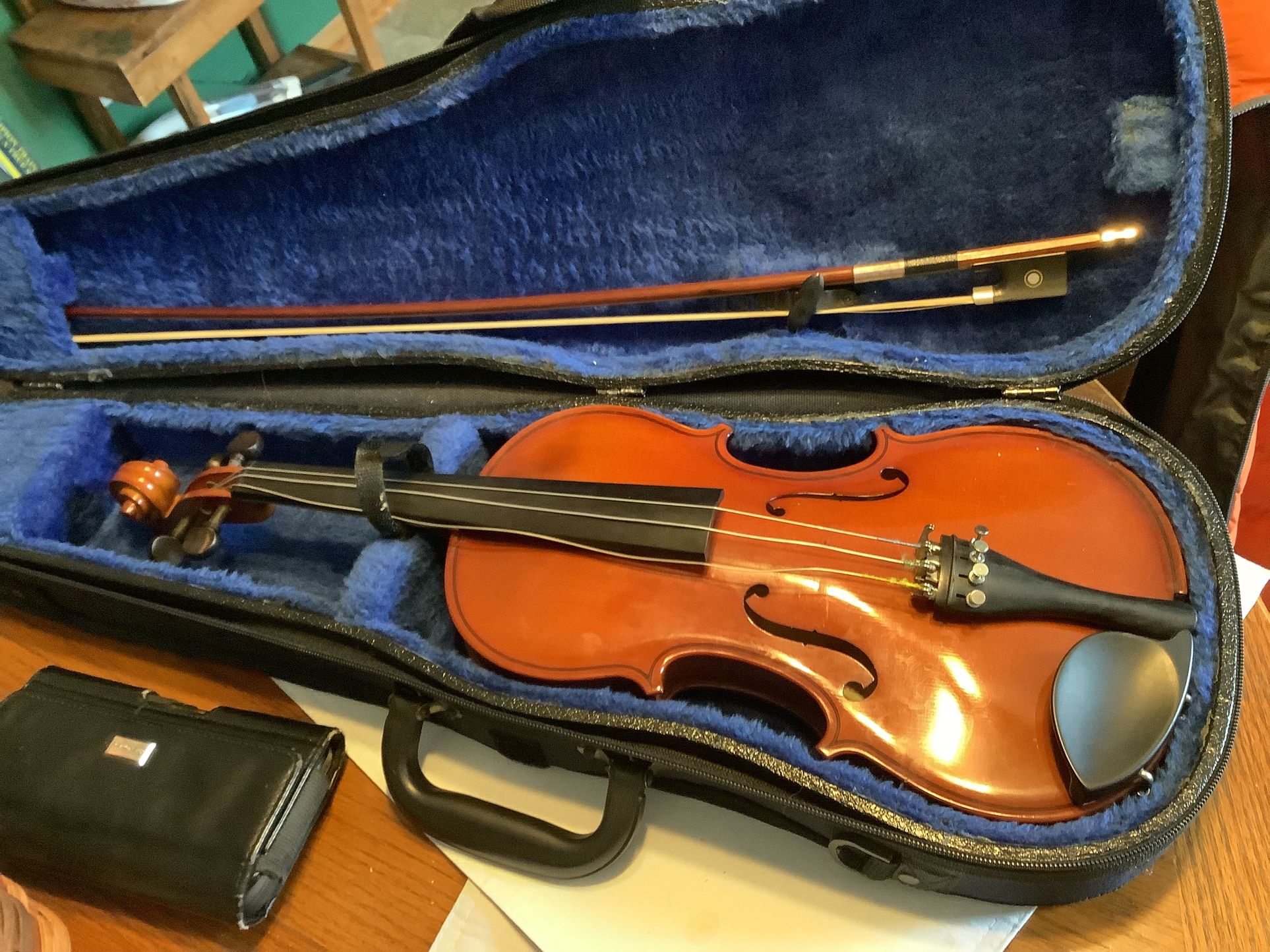 Franz Hoffmann violin with case and now, beautiful condition needs to be restrung this is a classic