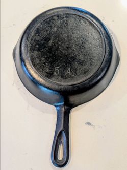 Well seasoned Vintage cast iron skillet