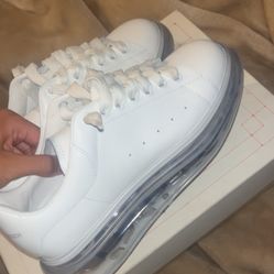 Alexander Mcqueens/size-40= 7 Men