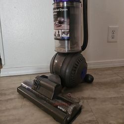 Dyson Vacuum for PARTS (broken)