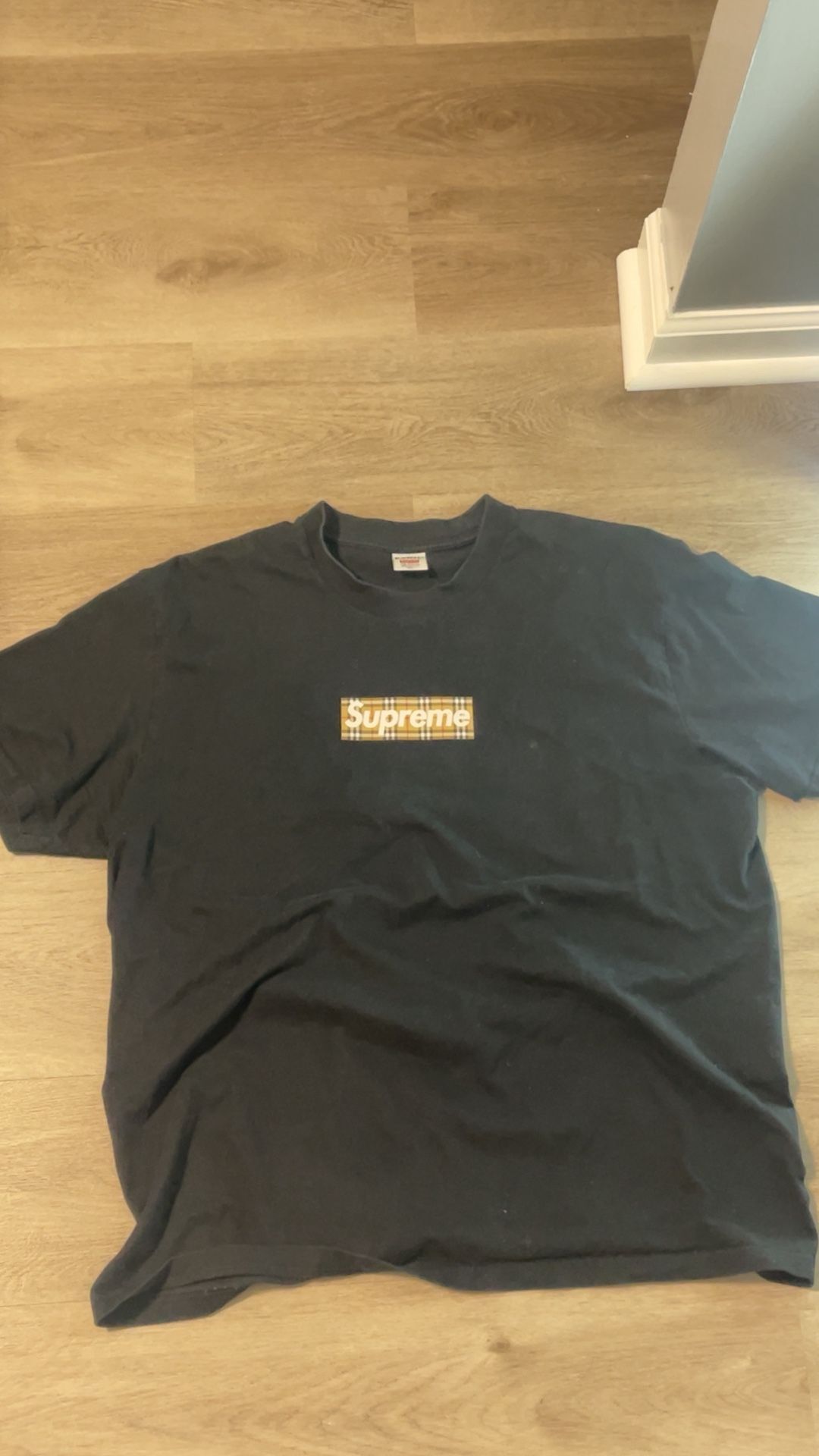 Burberry & Supreme T-Shirt | XL