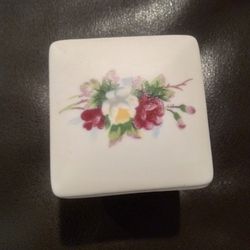 Karen Carson Vintage Floral Matte Footed Trinket Box 