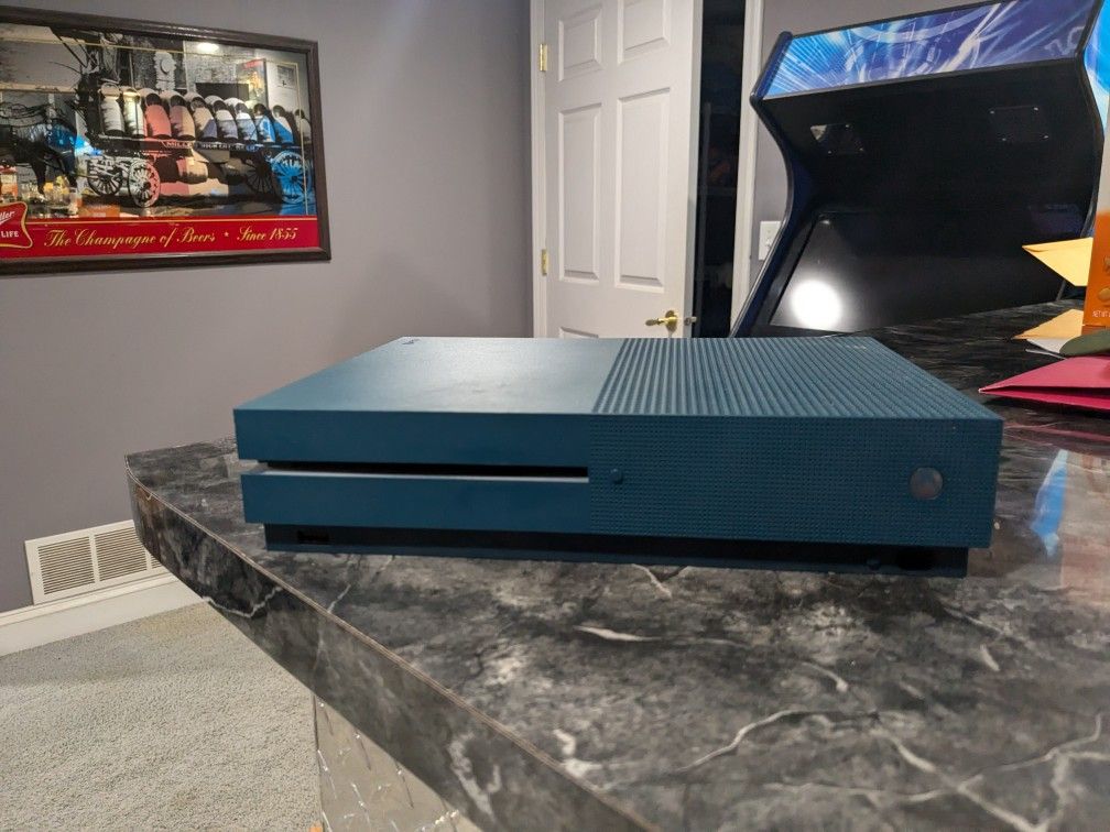 Xbox One S (Blue)