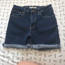 Levis Short