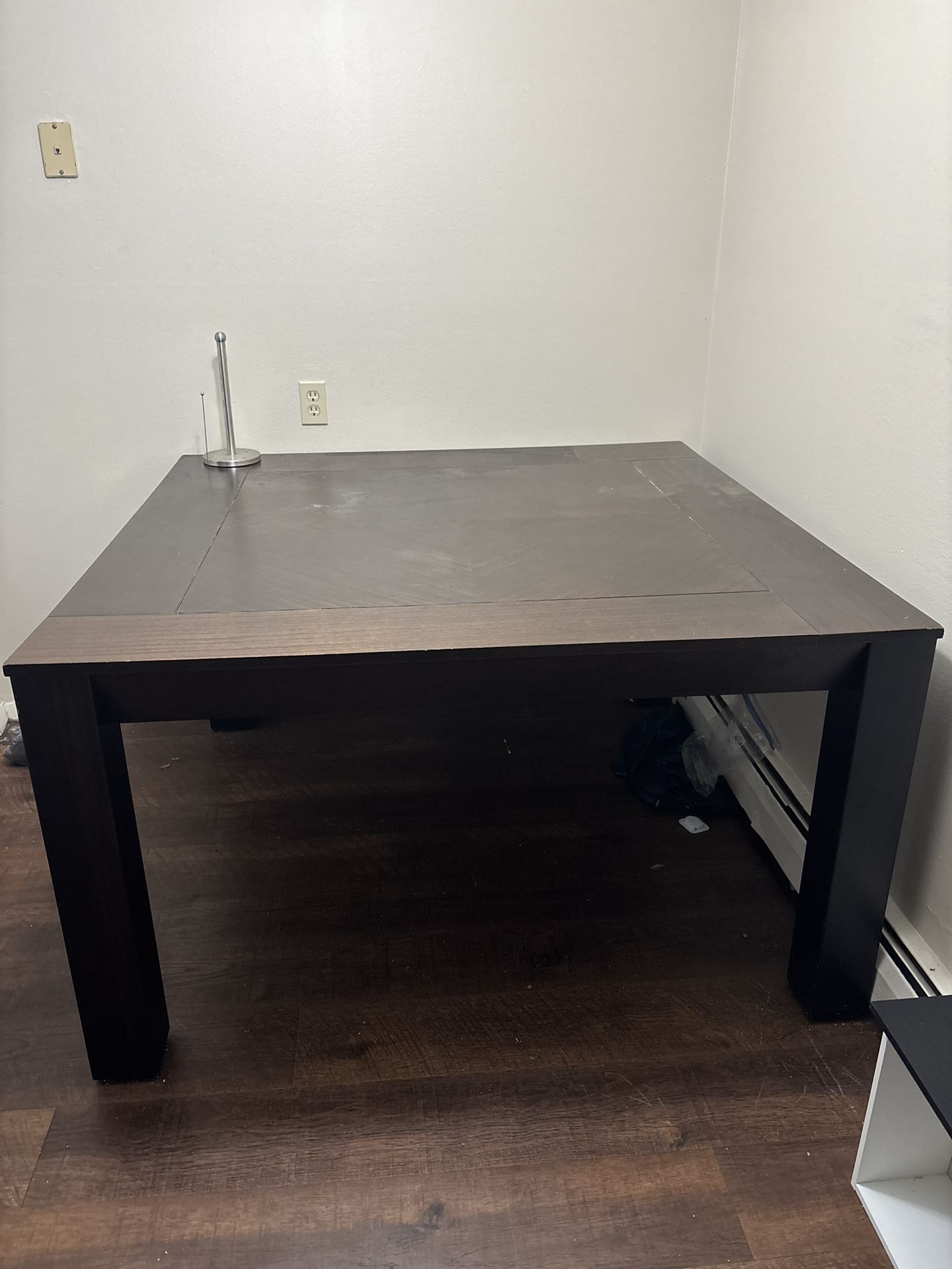 DINING TABLE FOR SALE