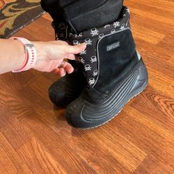 Snow boots- Youth Size 5