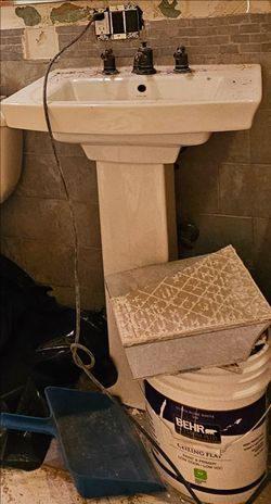 pedestal sink