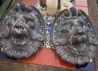 Heavy Pair of lion heads