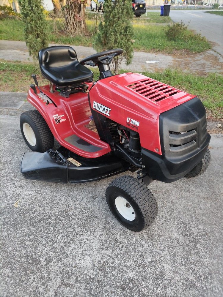 38"Husky 12.5hp Riding Lawn Mower With Brand New Blades $850 Firm
