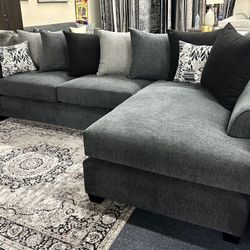Gray Sectional *lifetime Warranty On Cushions*