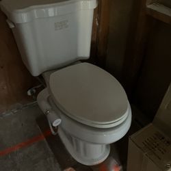 Excellent Condition Toilet 