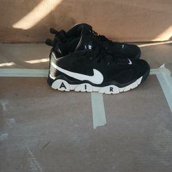 Nike Air Barrage