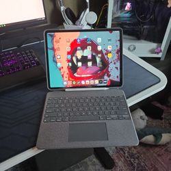 iPad pro M2 256gig 13 Inch  ( mint Condition)