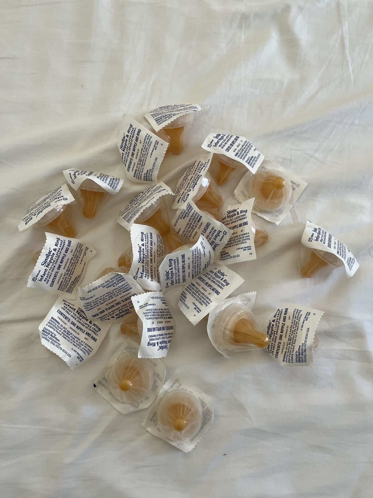 Brand New Similac Infant Nipples & Rings – Pack of 22
