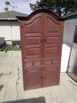 Armoire Antique