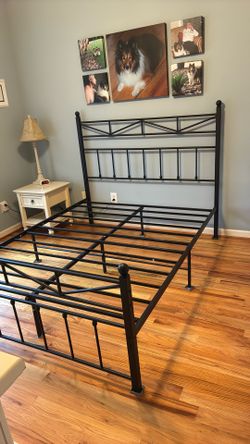Queen Size Metal Frame