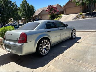 Selling 2006 Chrysler 300 C with the 5.7 L motor