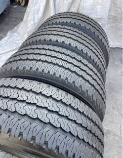 285 60 20 Firestone Vendo este Seth de llantas con 80% de vida las 4