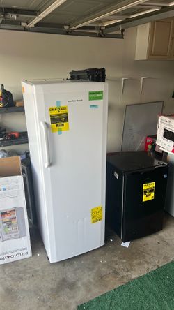 Upright freezer