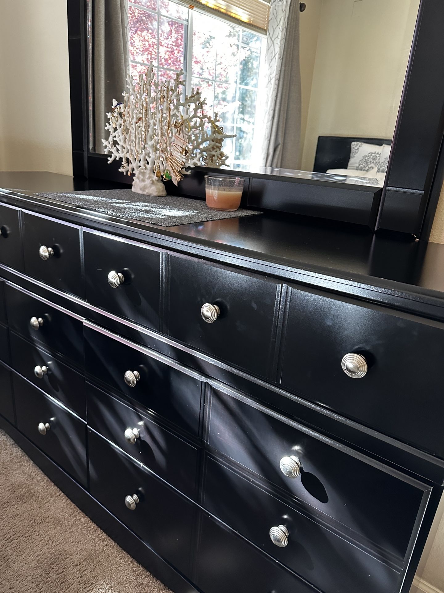 Dresser With Mirror 