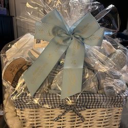 Pellatt Cornucopia It’s a Boy! Gift Basket 
