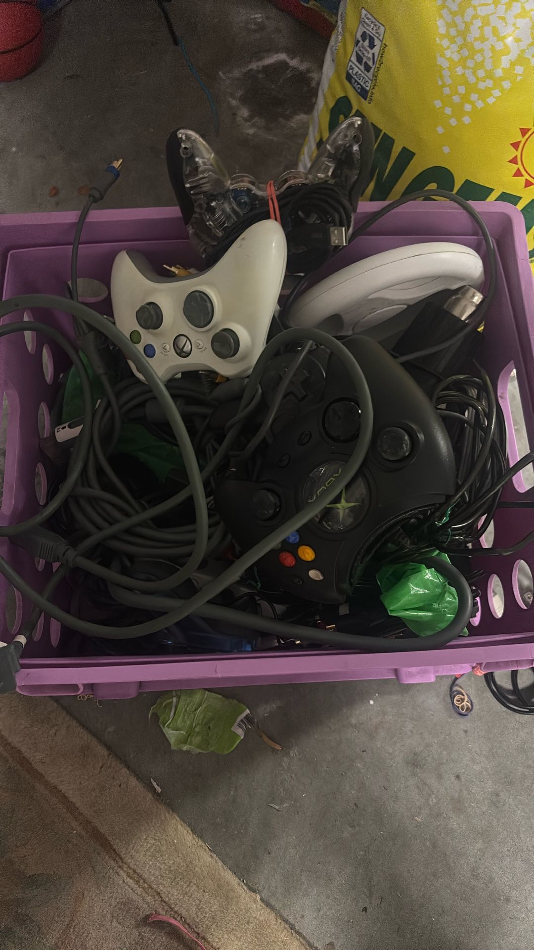 Box of wires Xbox 360