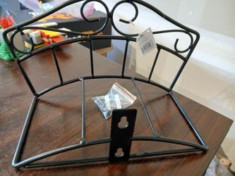 Scroll hose hanger new with screws
