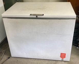 TAPPAN CHEST FREEZER 13 CU FT