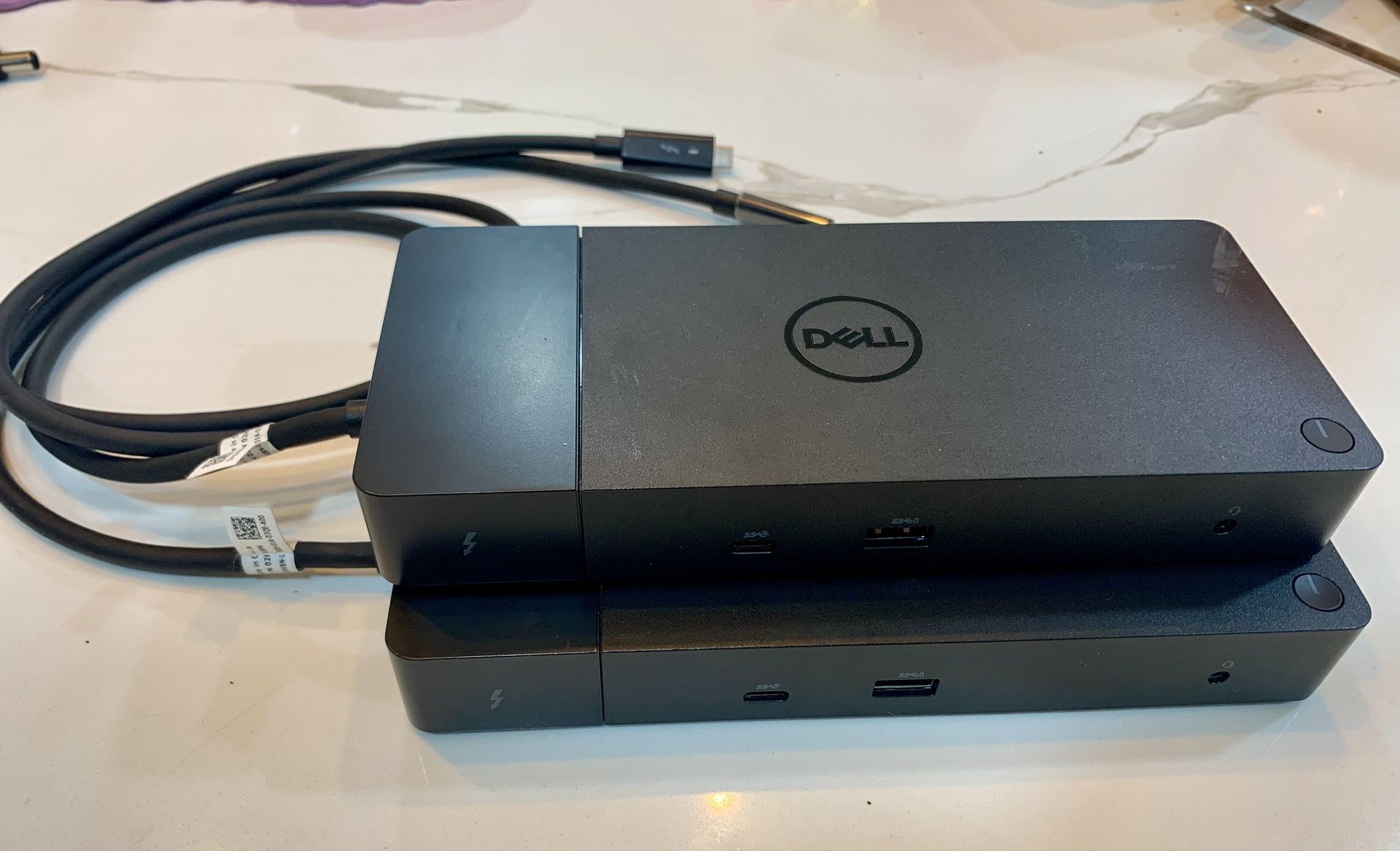 DELL Thunderbolt3ドッキングステーション（WD19TB）中古 DELL Thunderbolt3ドッキングステーション（WD19TB）中古 DELL