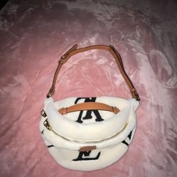 Dupe Bag L. V. Coussin for Sale in Corona, CA - OfferUp