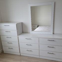 Brand New Dresser with Mirror and Chest / Cómoda con Espejo y Gavetero Nuevos a  Estrenar...Fast Delivery 🚚 