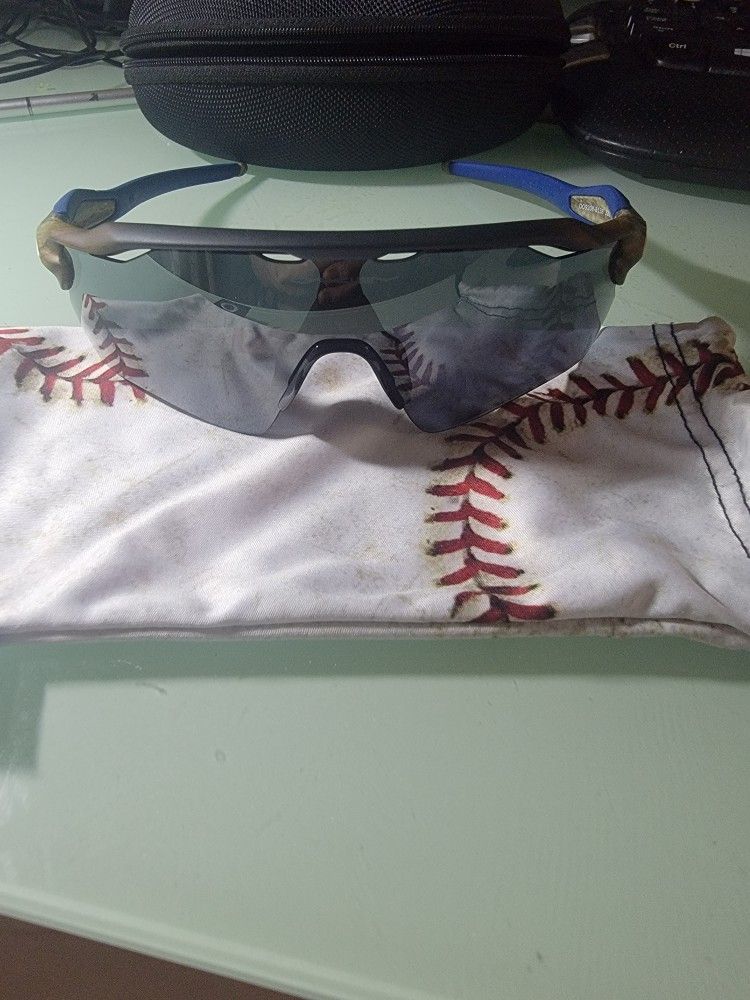 Genuine Oakley MLB Dodgers Sunglasses