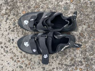 Climbing shoes