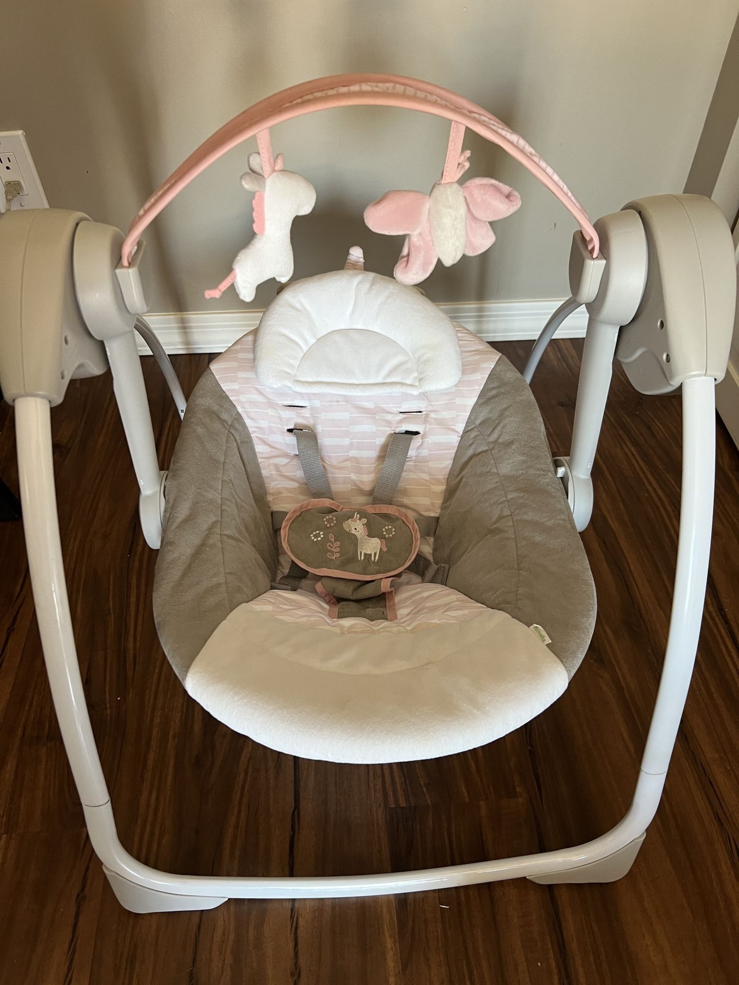 Battery-Powered Baby Swing with Music – Gently Used