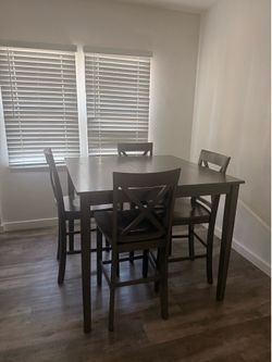 Table from Ashley’s in amazing condition must get Today!