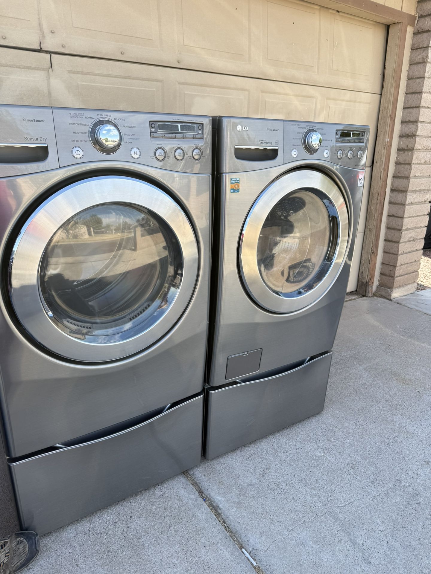 LG WASHER AND DRYER ELECTRIC 