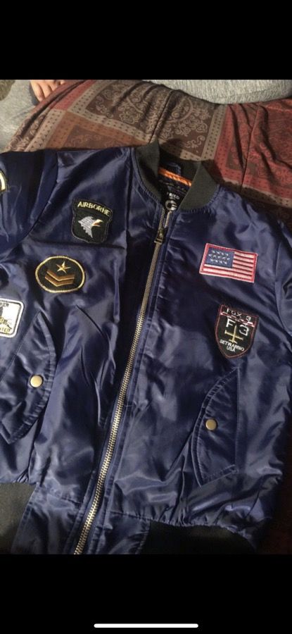 Size small in men bomber jacket brand new bought for my son but he didn’t fit it