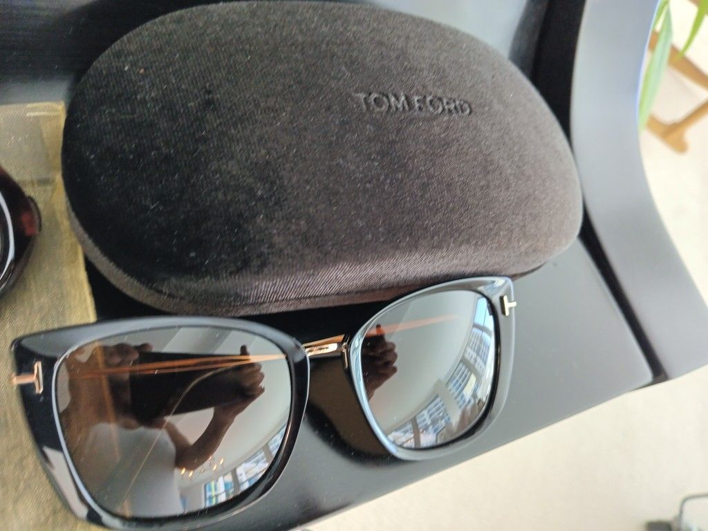 TOM FORD BRAND NEW Sunglasses (In Case)