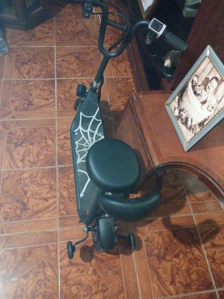 Electric Scooter For Kids I Have The Keys And The Charger