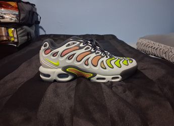 Brand New And Original Men's Nike Air Max's Sneakers Sizes 8