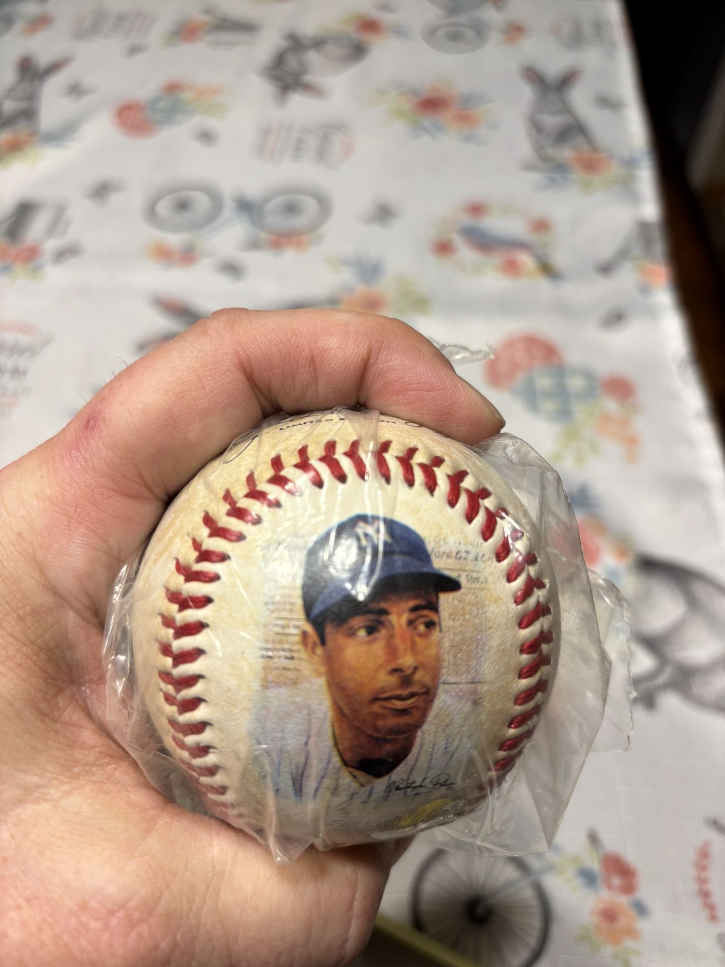 JOE DIMAGGIO Limited Edition Fotoball - New York Yankees