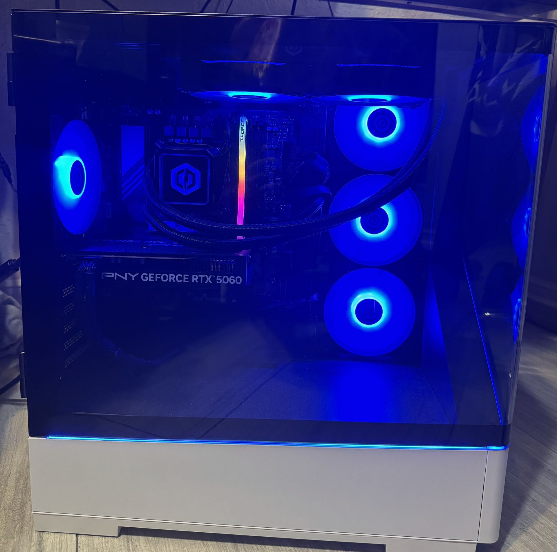 Gaming PC RTX 5060 + i7 | 2TB
