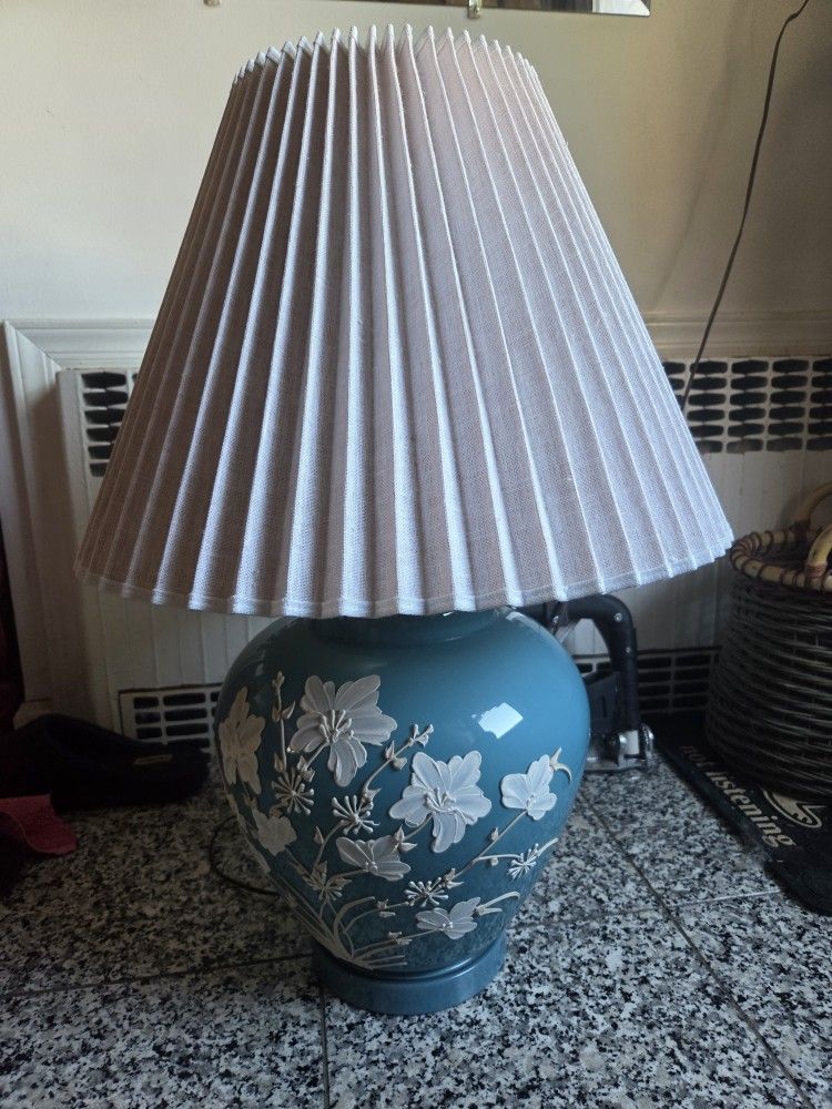 Vintage antique blue teal & white flower painted lamp light floral