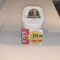 18k Two Tone Gold Size 8