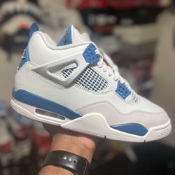 Jordan 4 Retro 